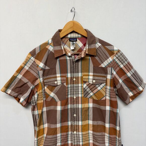 Patagonia Men Short Sleeve Button Down Shirt Top Size Medium Plaid C026 -22 - Picture 9 of 14